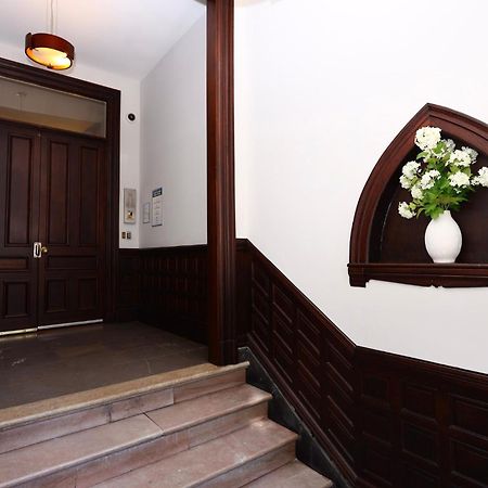 Stylish Studio On Newbury Street, #10 Бостон Екстер'єр фото