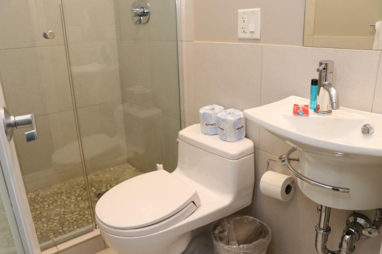 Stylish Studio On Newbury Street, #10 Бостон Екстер'єр фото